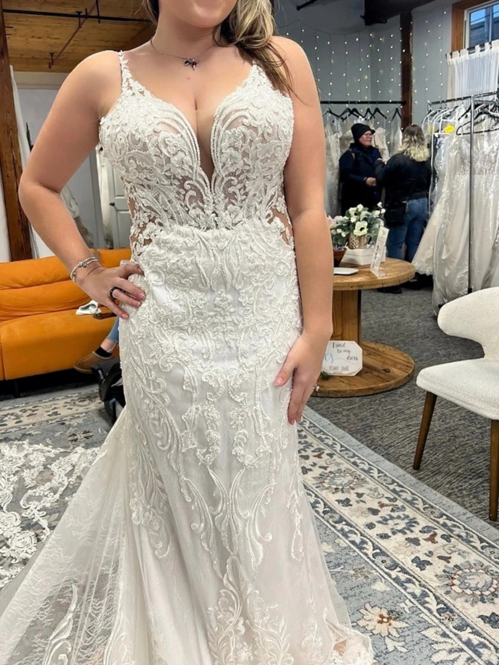 Lace Mermaid Wedding Dress in White Like New